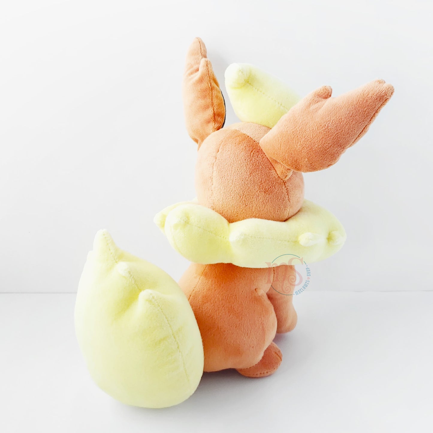 Pokémon | Eevee Friends | Flareon Sitting Plush