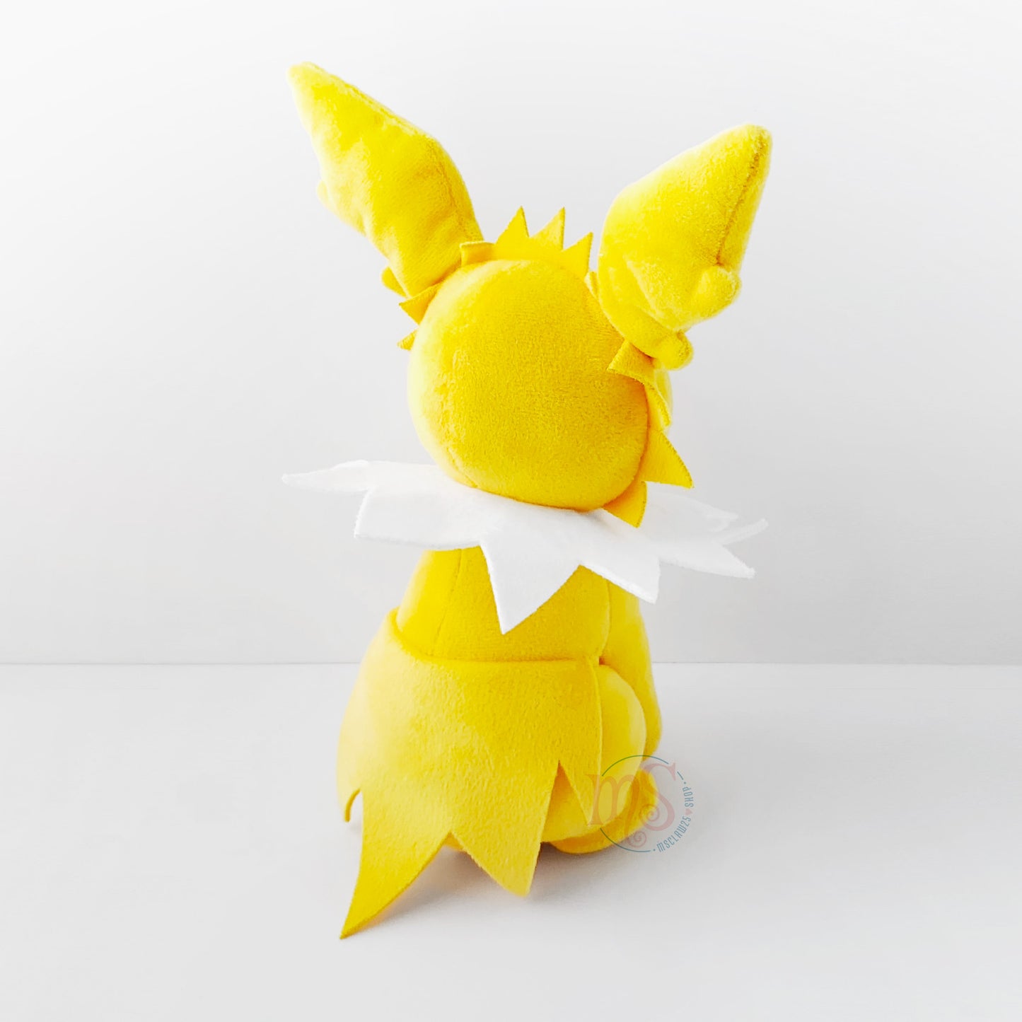 Pokémon | Eevee Friends | Jolteon Sitting Plush