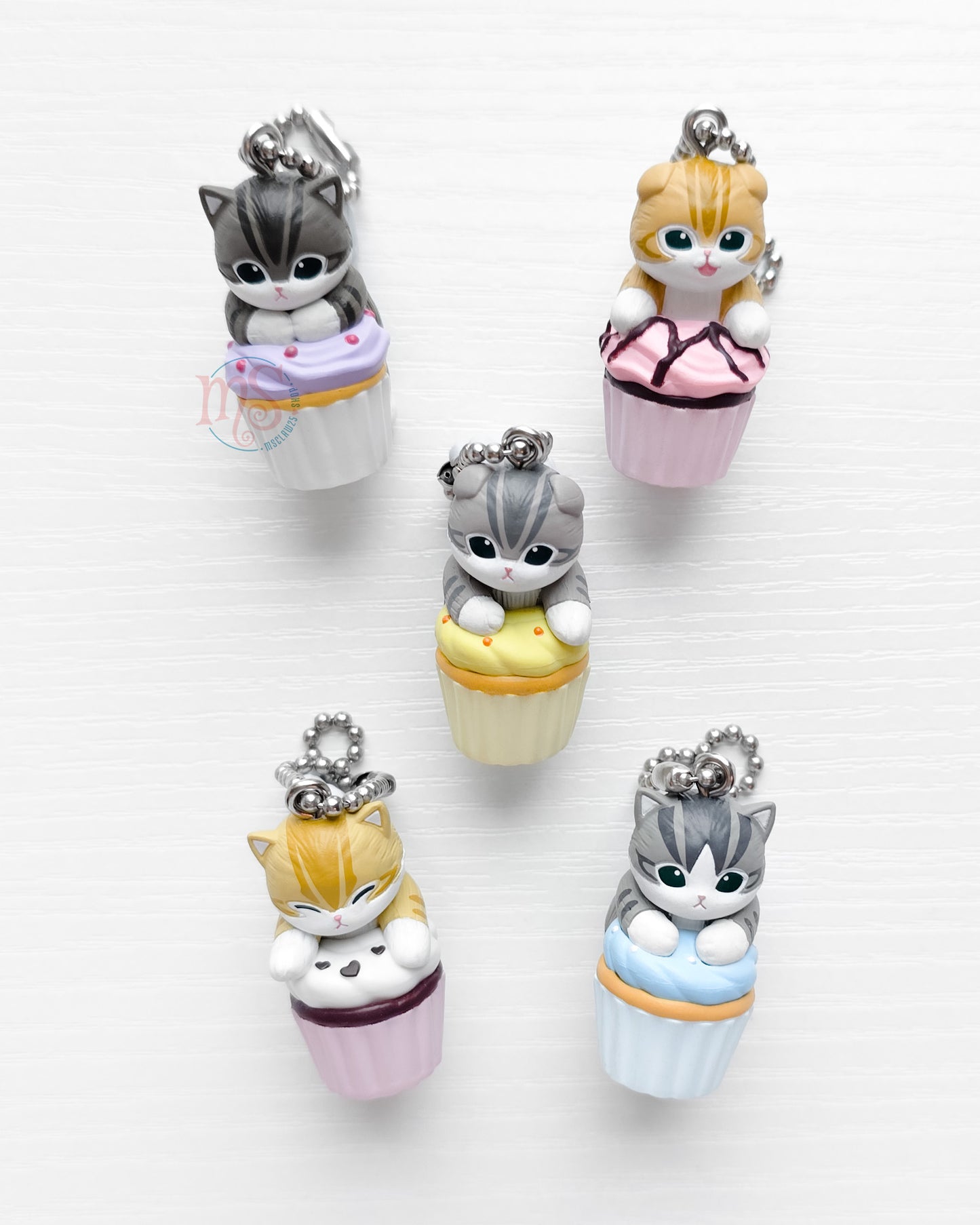 Mofusand | Cupcake Cat | Yellow Keychain Figure