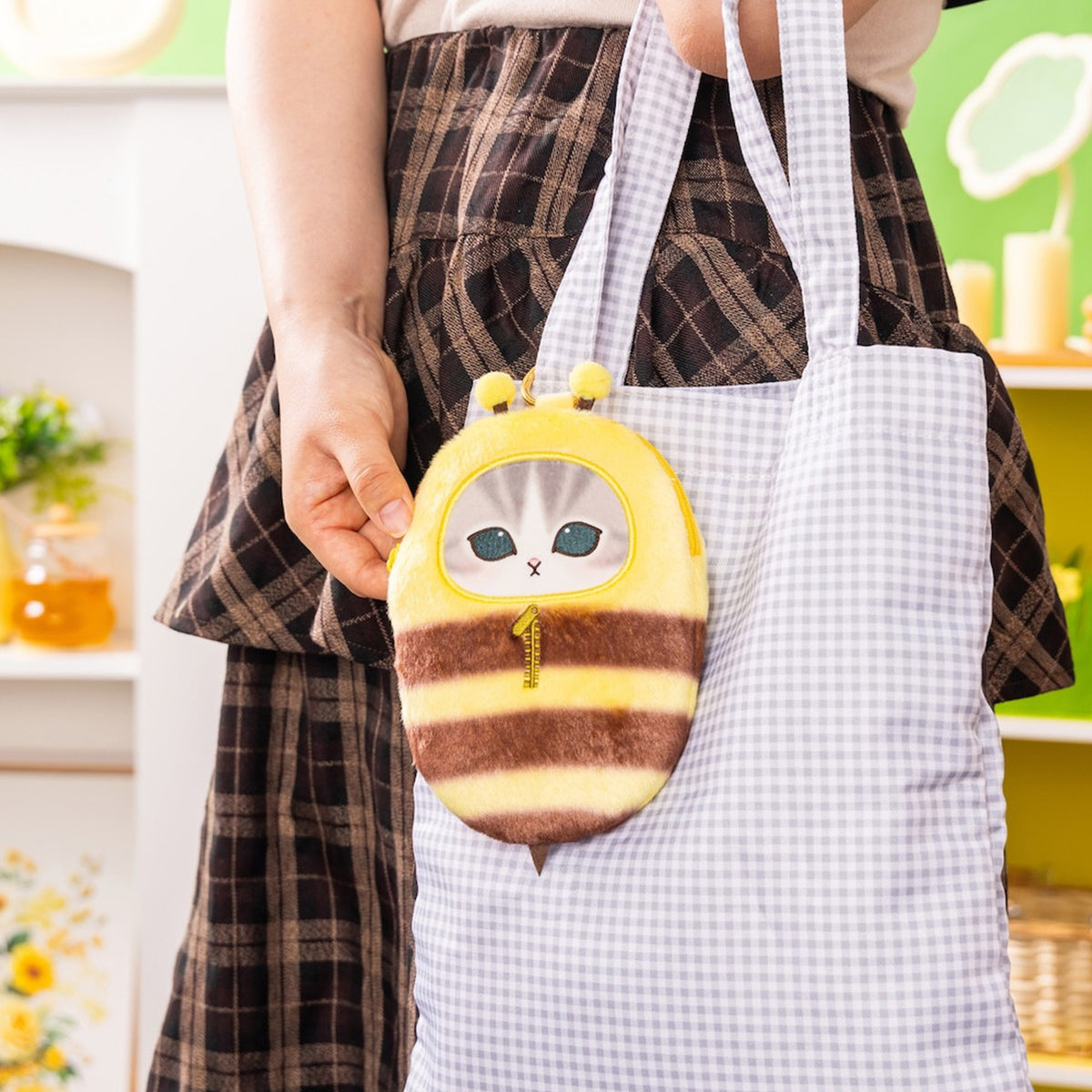 PRE-ORDER | Mofusand | Full of Hachinyan Bee Lottery | Scottish Cat Small Plush Pouch | Ichiban Kuji