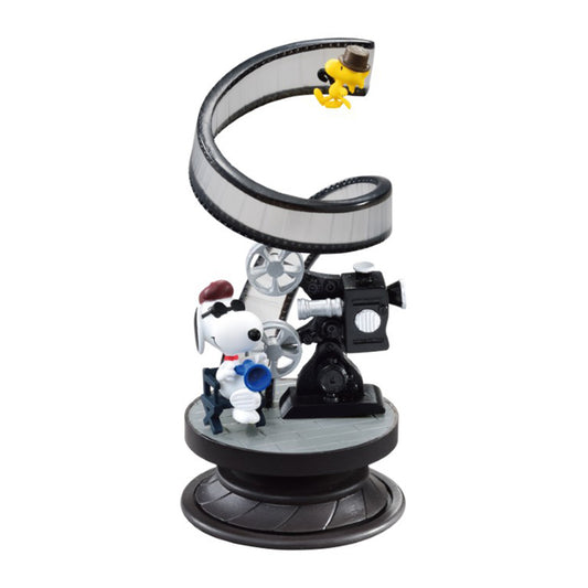 Snoopy | Re-ment | Spiral Diorama | Film Director Scenery Figure