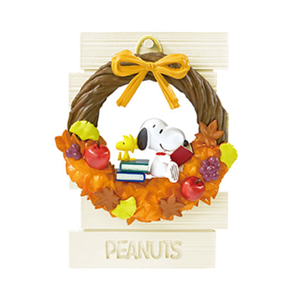 Snoopy | Re-ment | Wreath Collection | Reading Scenery Figure